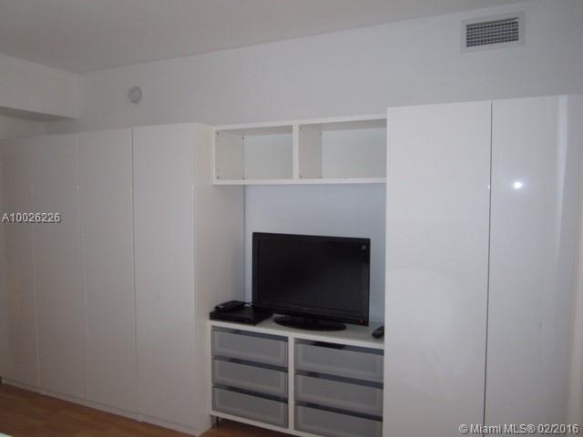 Venture At Aventura West - Residential Lease