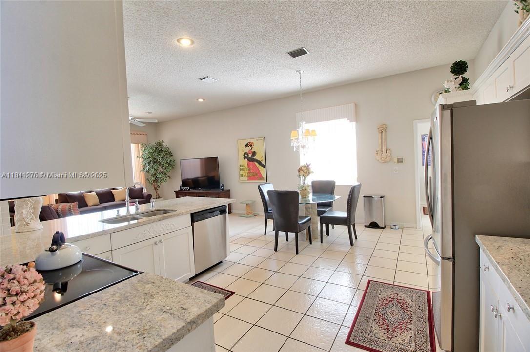 PARKWOOD IX - Residential Lease