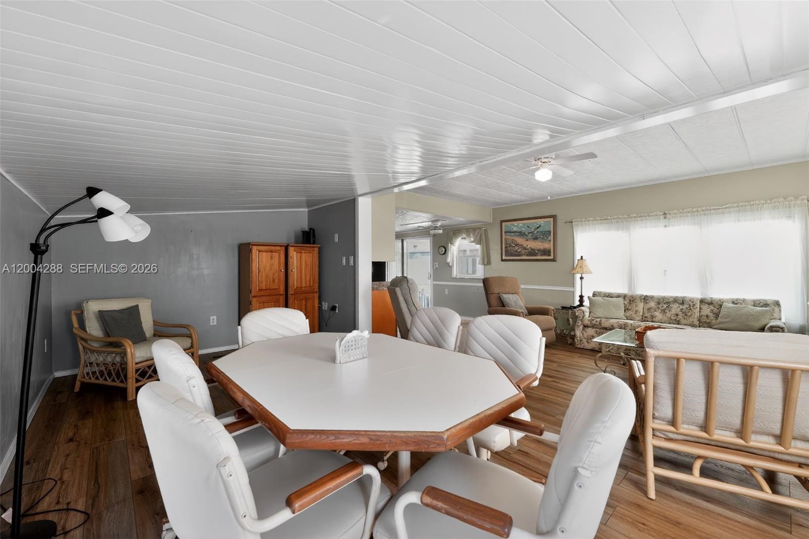 LAKE REGION MOBILE HOME VI - Residential