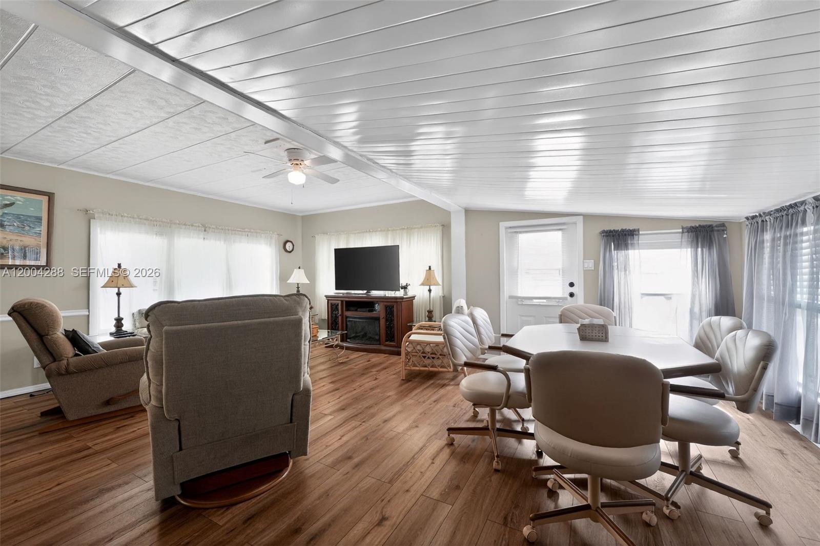 LAKE REGION MOBILE HOME VI - Residential