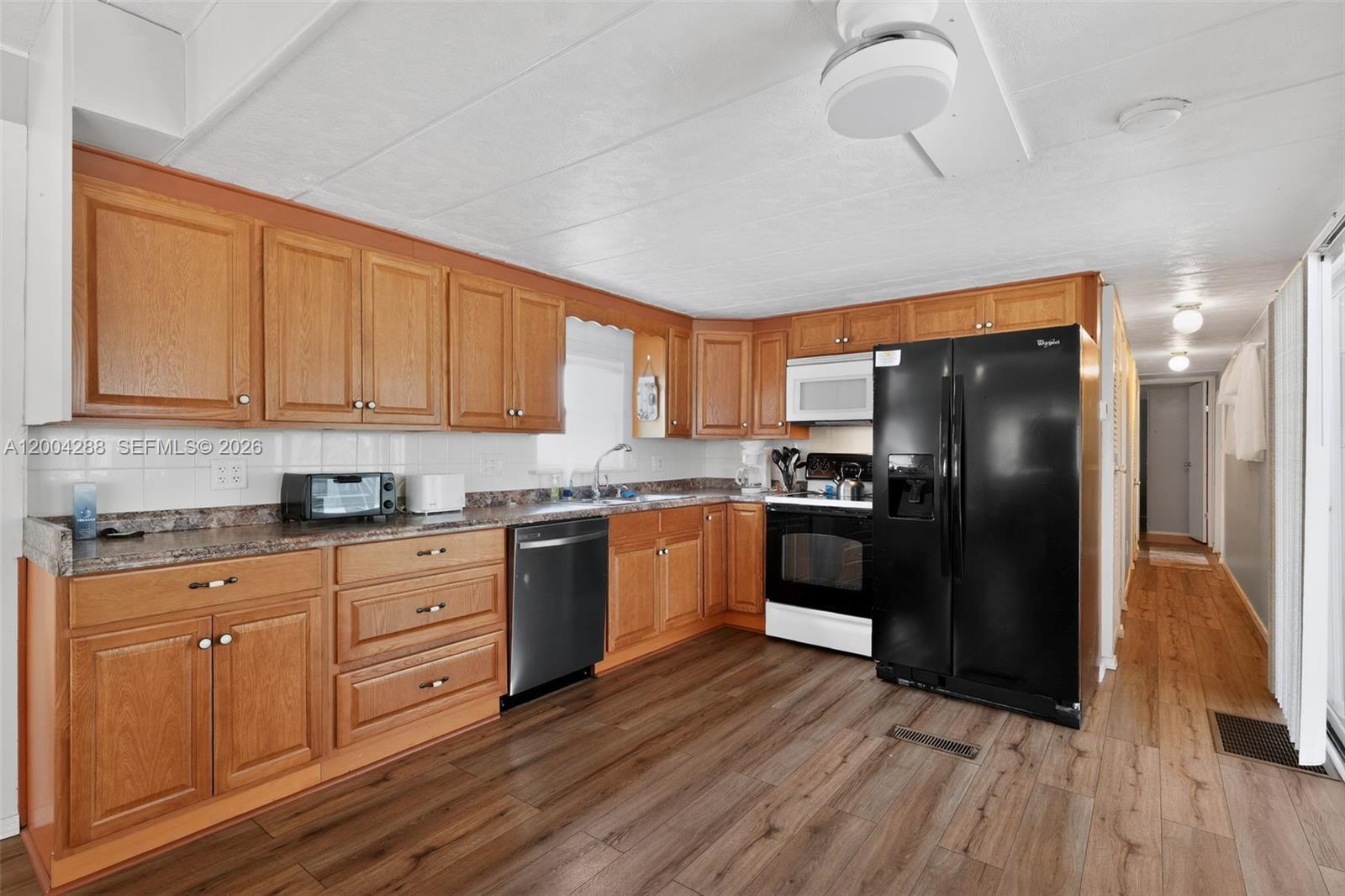 LAKE REGION MOBILE HOME VI - Residential