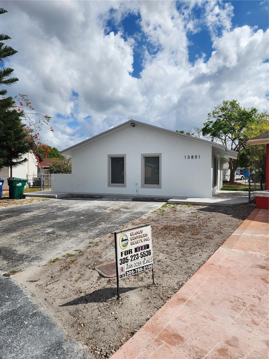 Rental Property at 13851 Sw 44th Ter, Miami, Broward County, Florida - Bedrooms: 3 
Bathrooms: 2  - $3,500 MO.