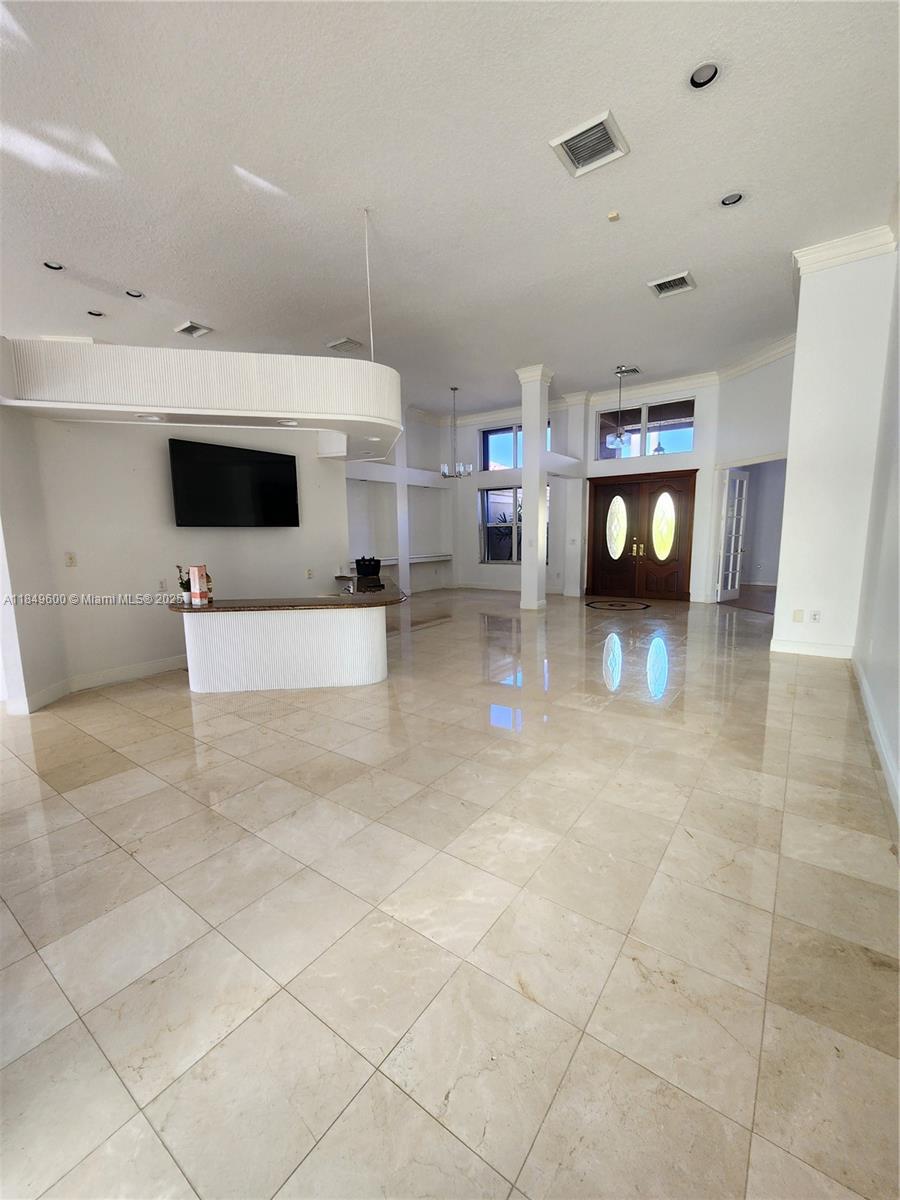 HOLLYWOOD LAKES COUNTRY C - Residential Lease