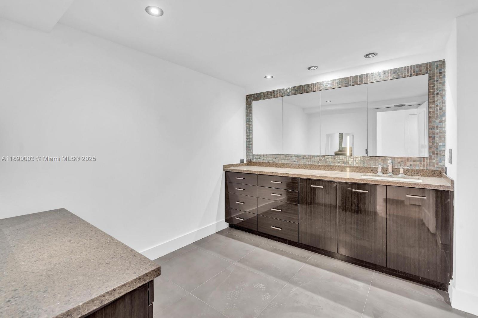 TURNBERRY TOWERS CONDO - Residential Lease