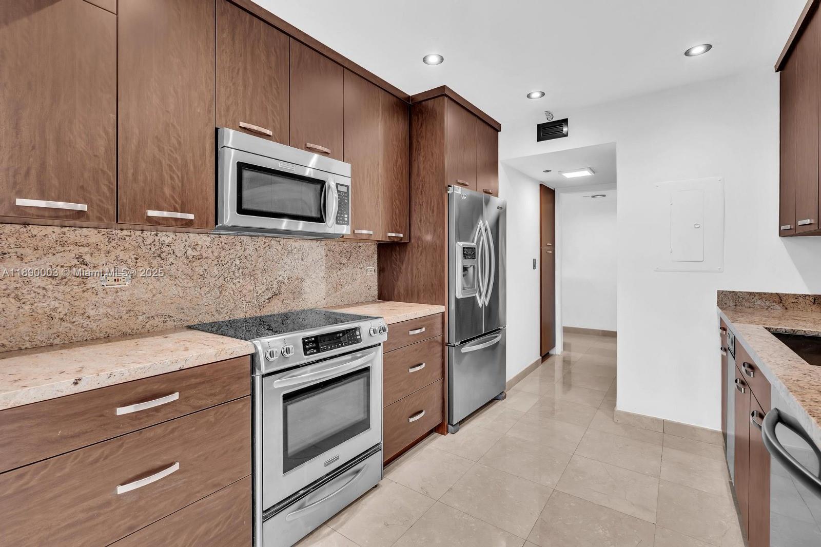 TURNBERRY TOWERS CONDO - Residential Lease