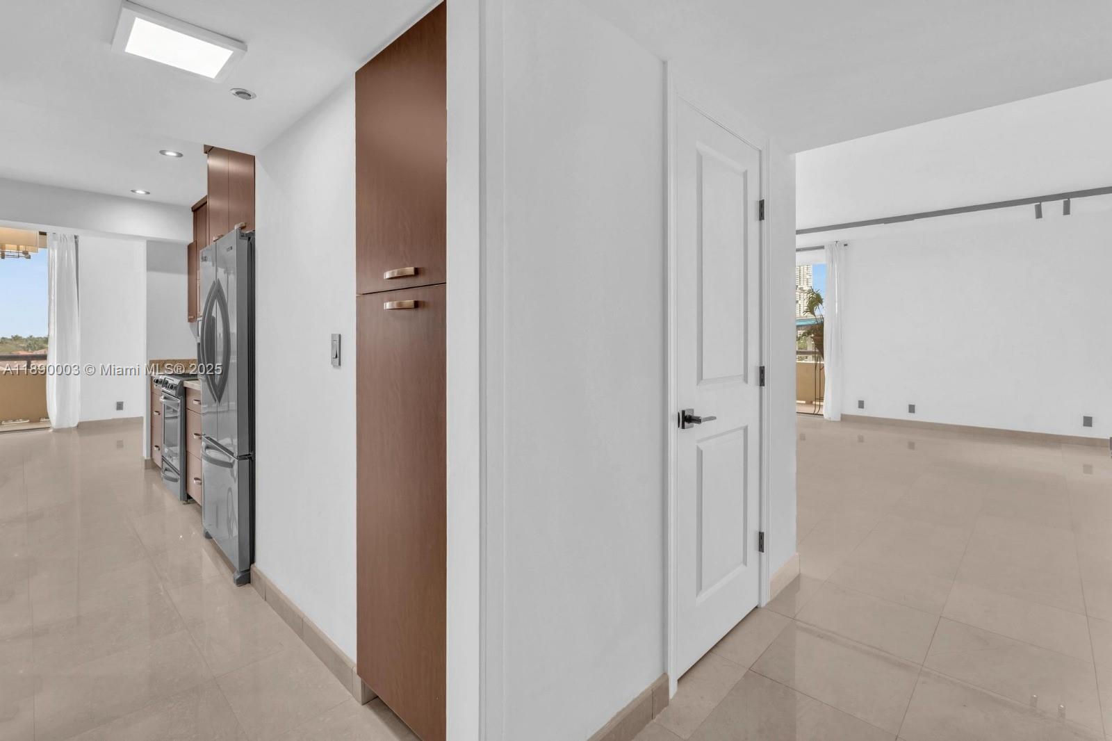 TURNBERRY TOWERS CONDO - Residential Lease