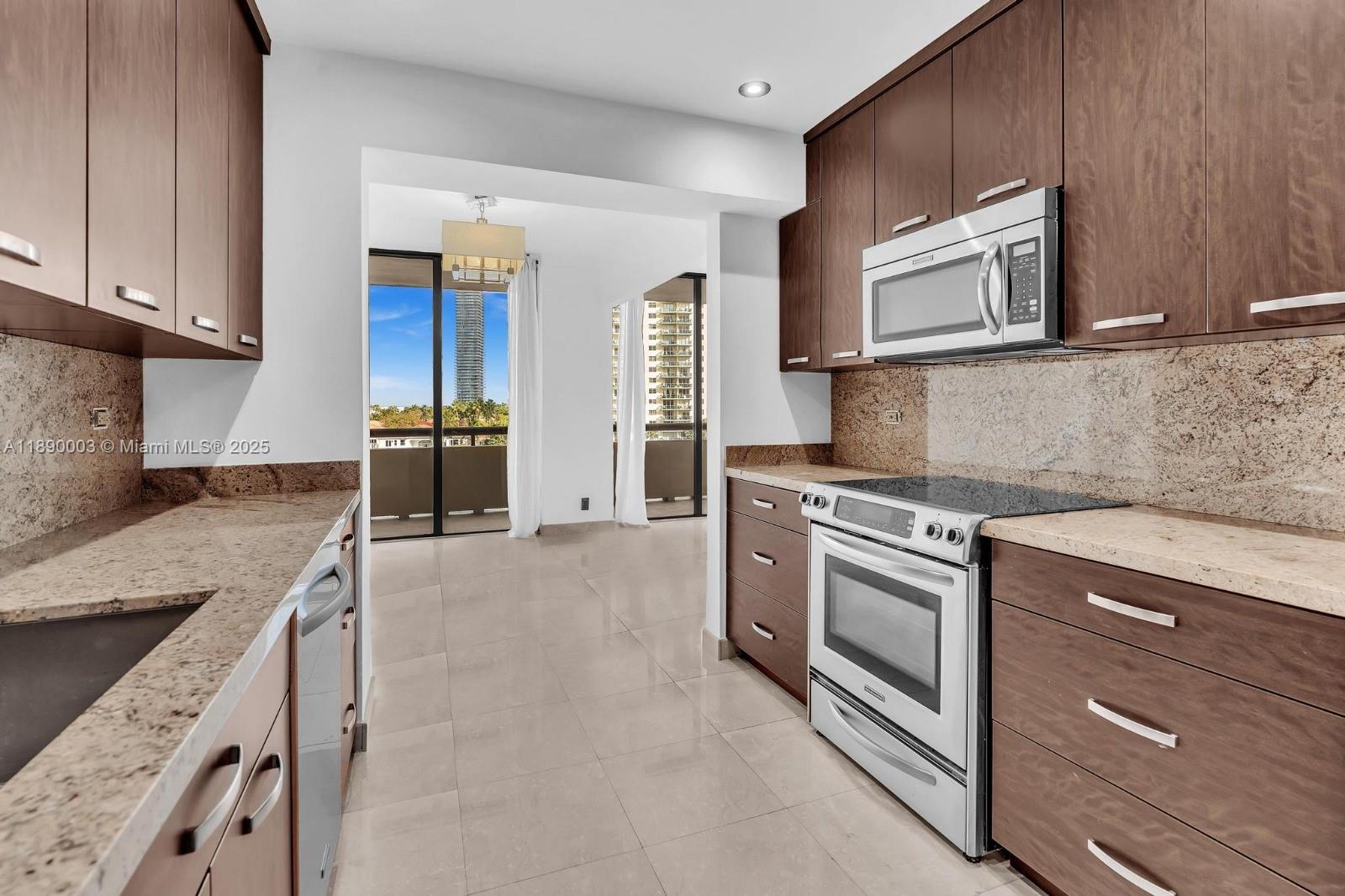 TURNBERRY TOWERS CONDO - Residential Lease