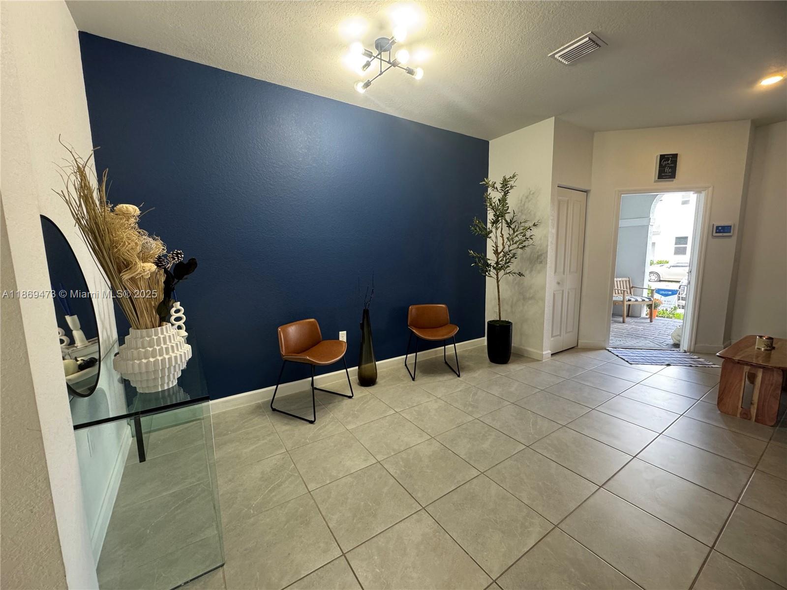 BISCAYNE ENTRADA 2ND REV - Residential