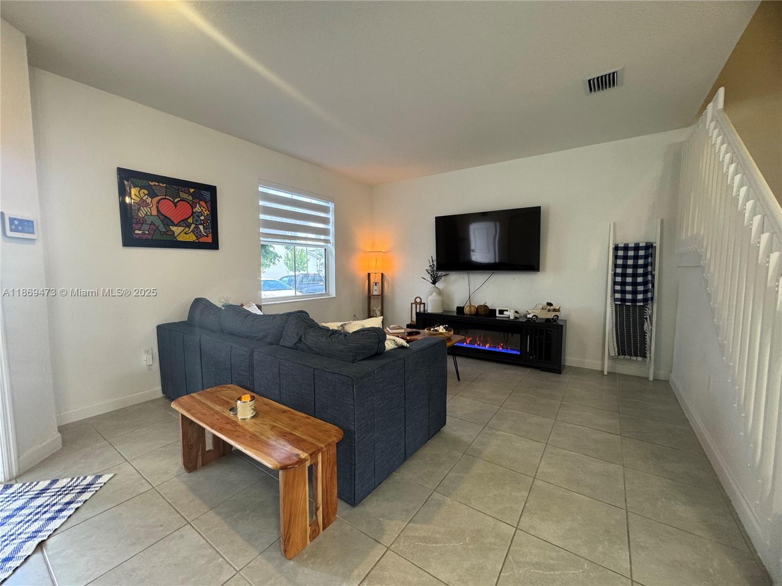 BISCAYNE ENTRADA 2ND REV - Residential