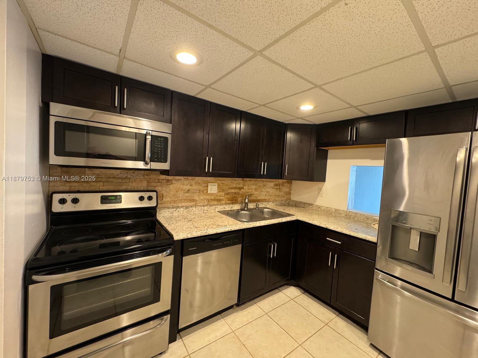 Wonderful 2 bed, 2 bath Condo that’s been substantially Remodeled. Comes with Washer and Dryer, Walking Closets, Screened Balcony, Freshly Painted, and It Feels just Like New. Move in and enjoy!