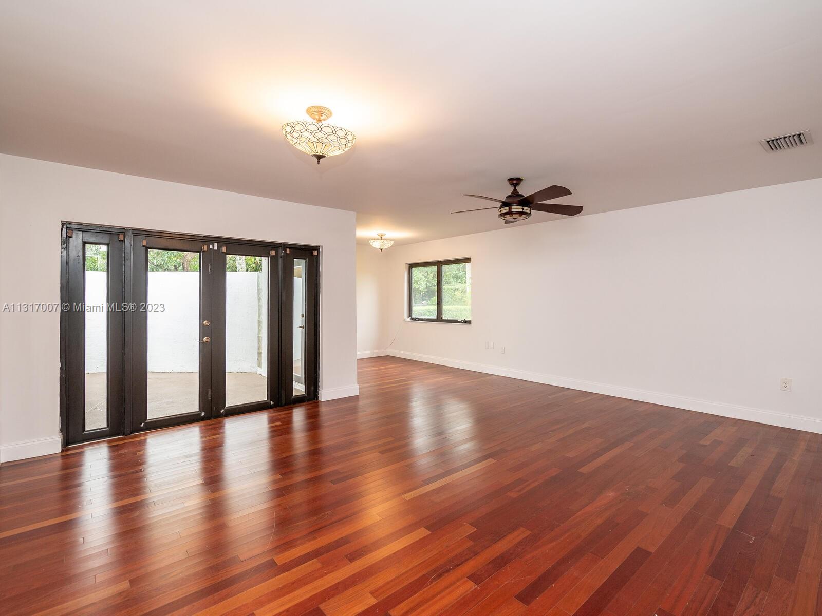 SPANISH VILLAS - Residential