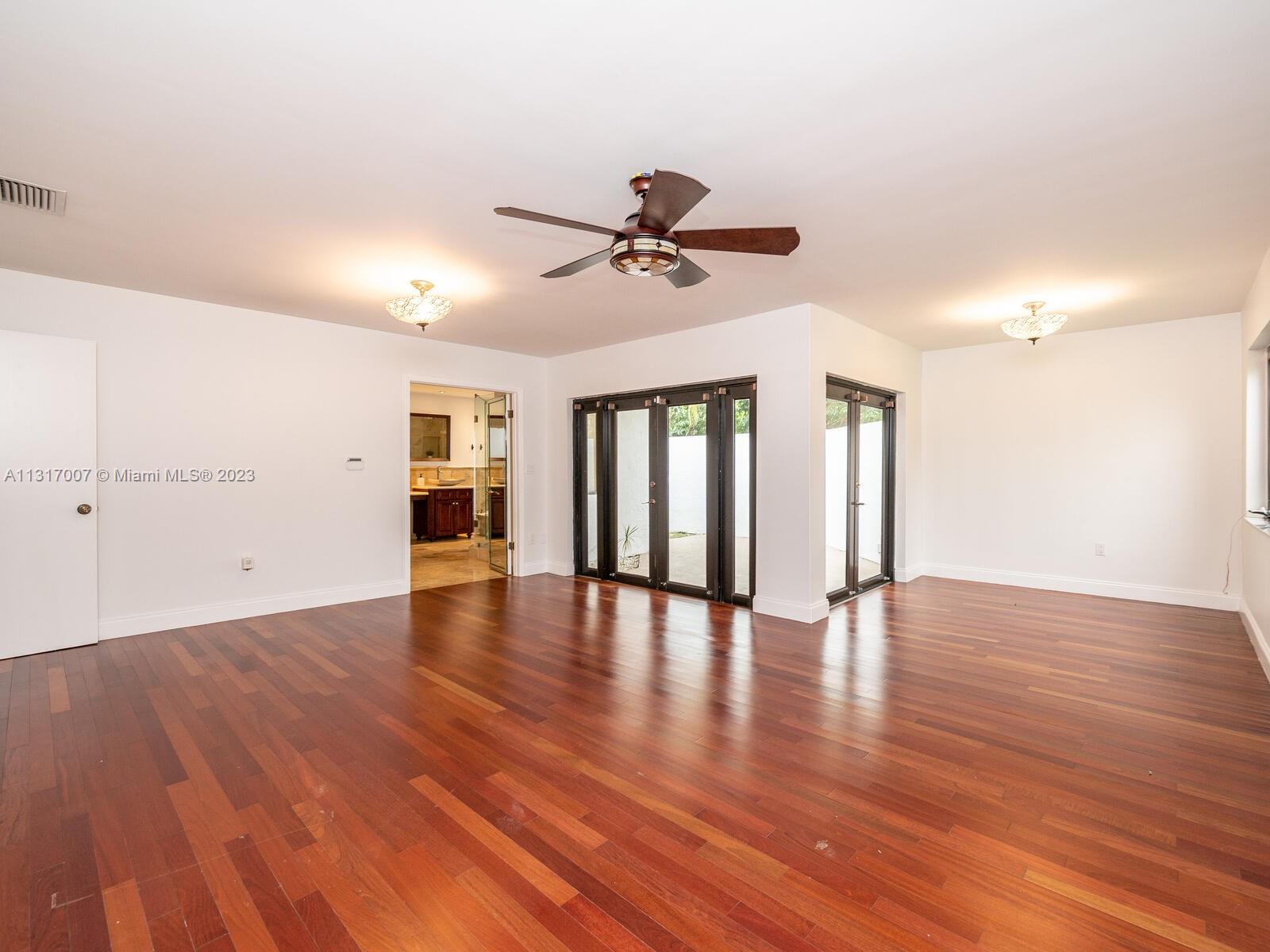 SPANISH VILLAS - Residential