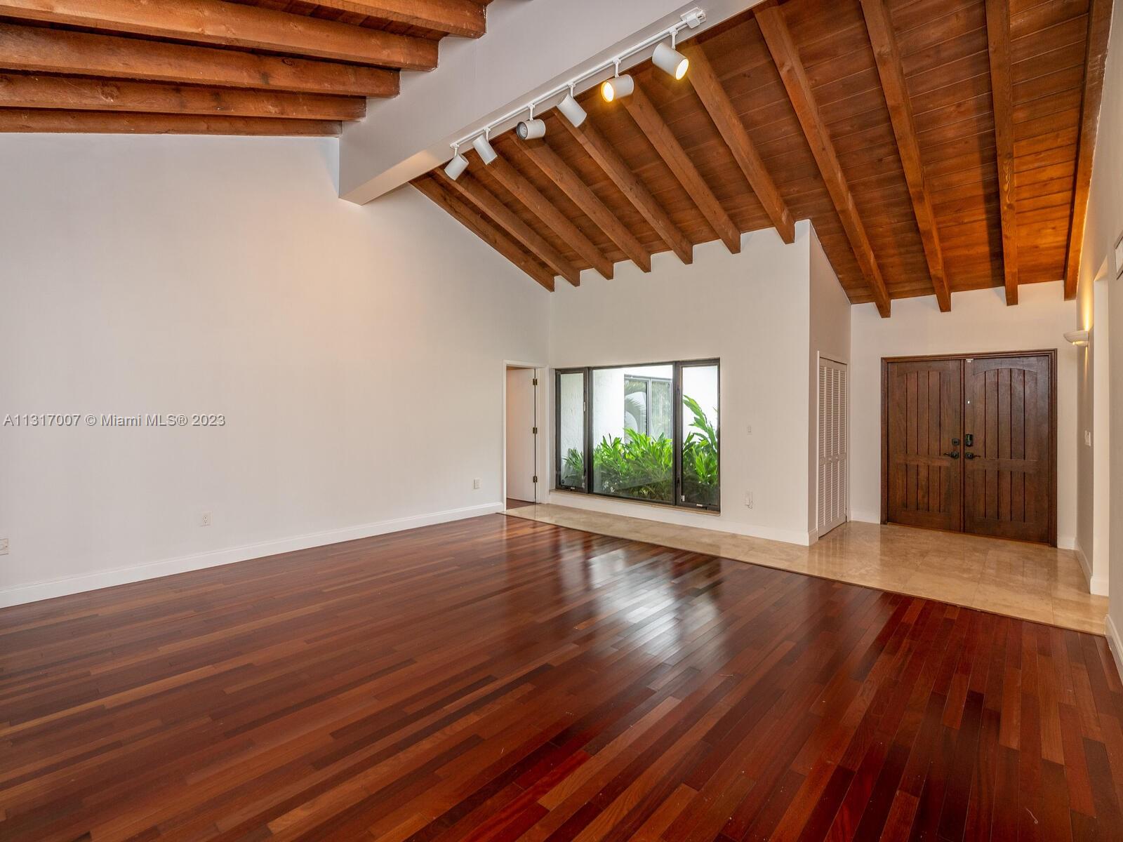 SPANISH VILLAS - Residential