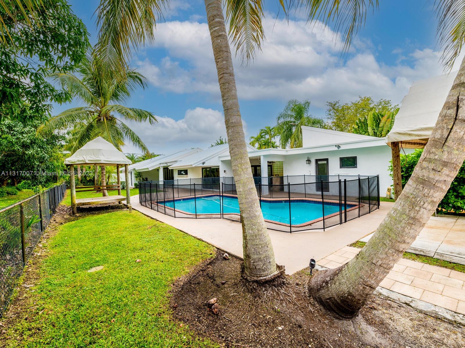 SPANISH VILLAS - Residential