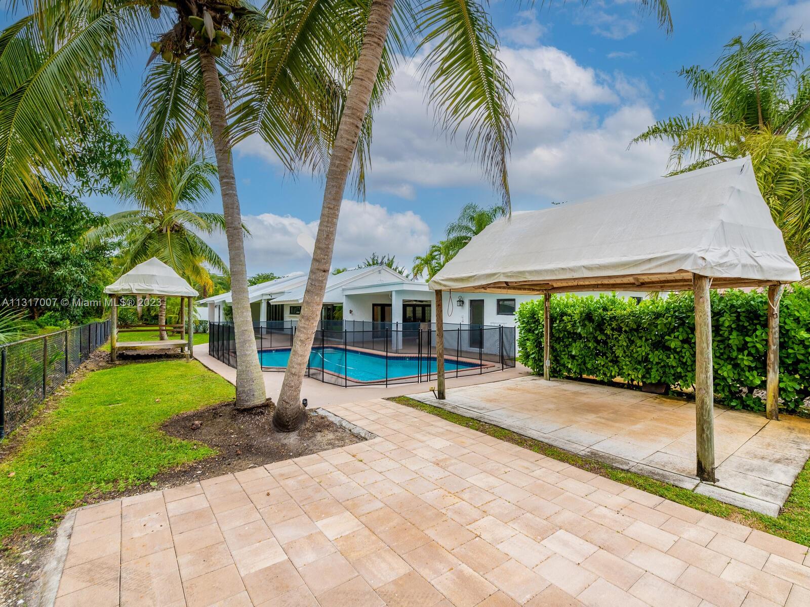 SPANISH VILLAS - Residential