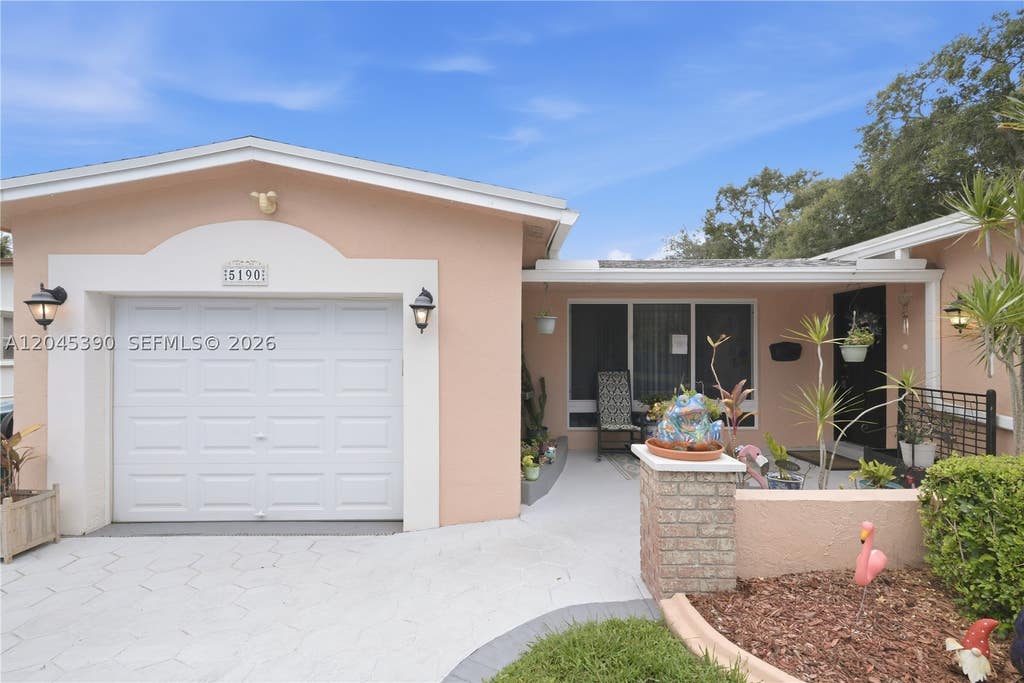 Photo of 5190 SW 89th Ave, Cooper City, FL 33328 (MLS # A12045390)
