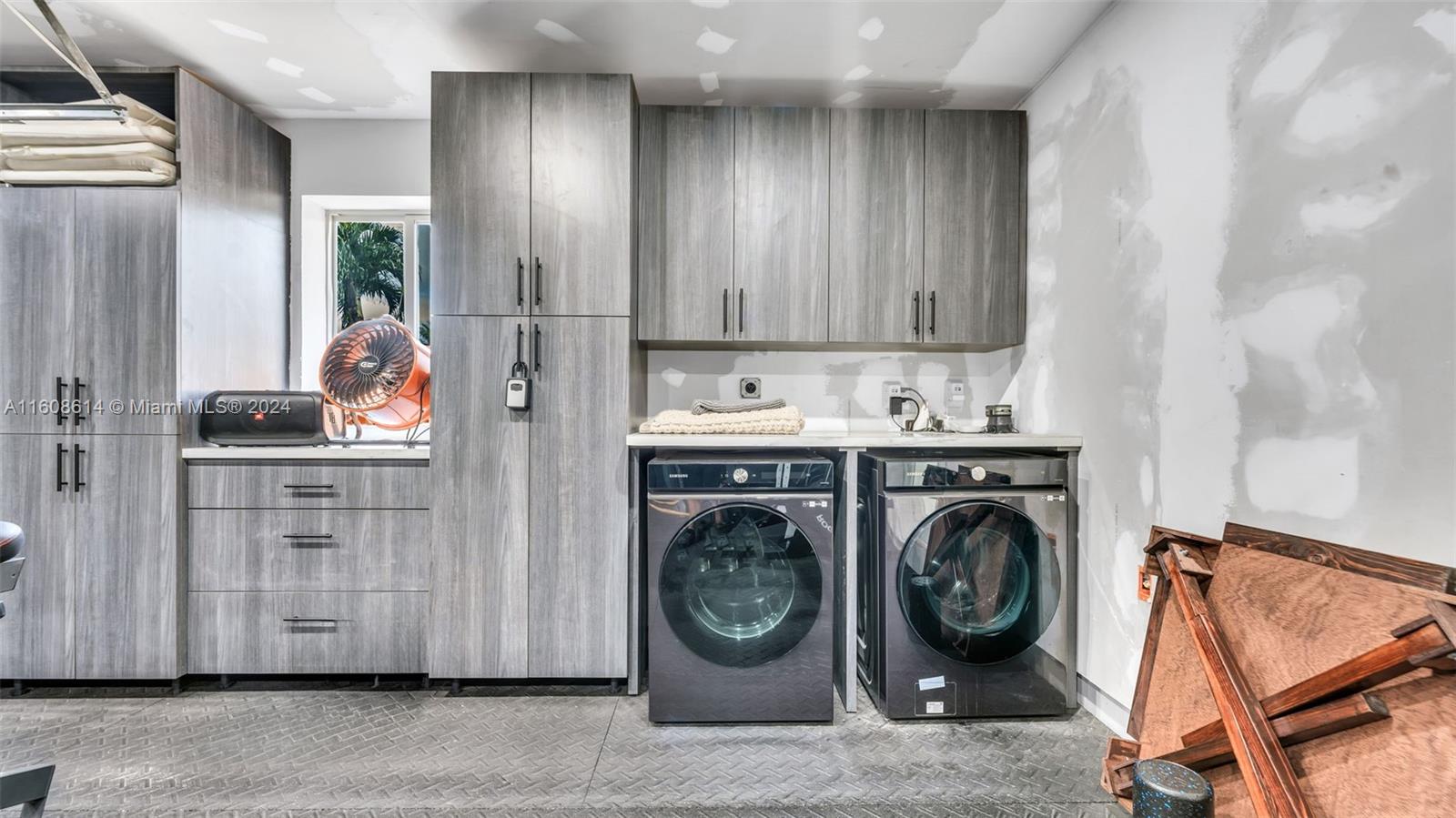 WINSTON PARK UNIT ONE - Residential