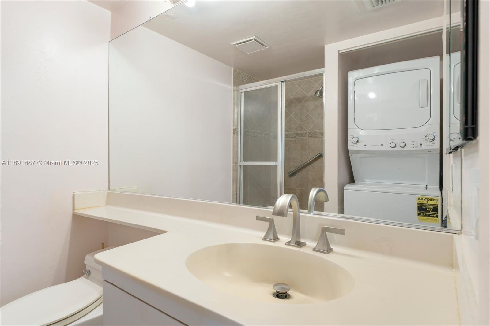 TOWERS OF QUAYSIDE CONDO - Residential