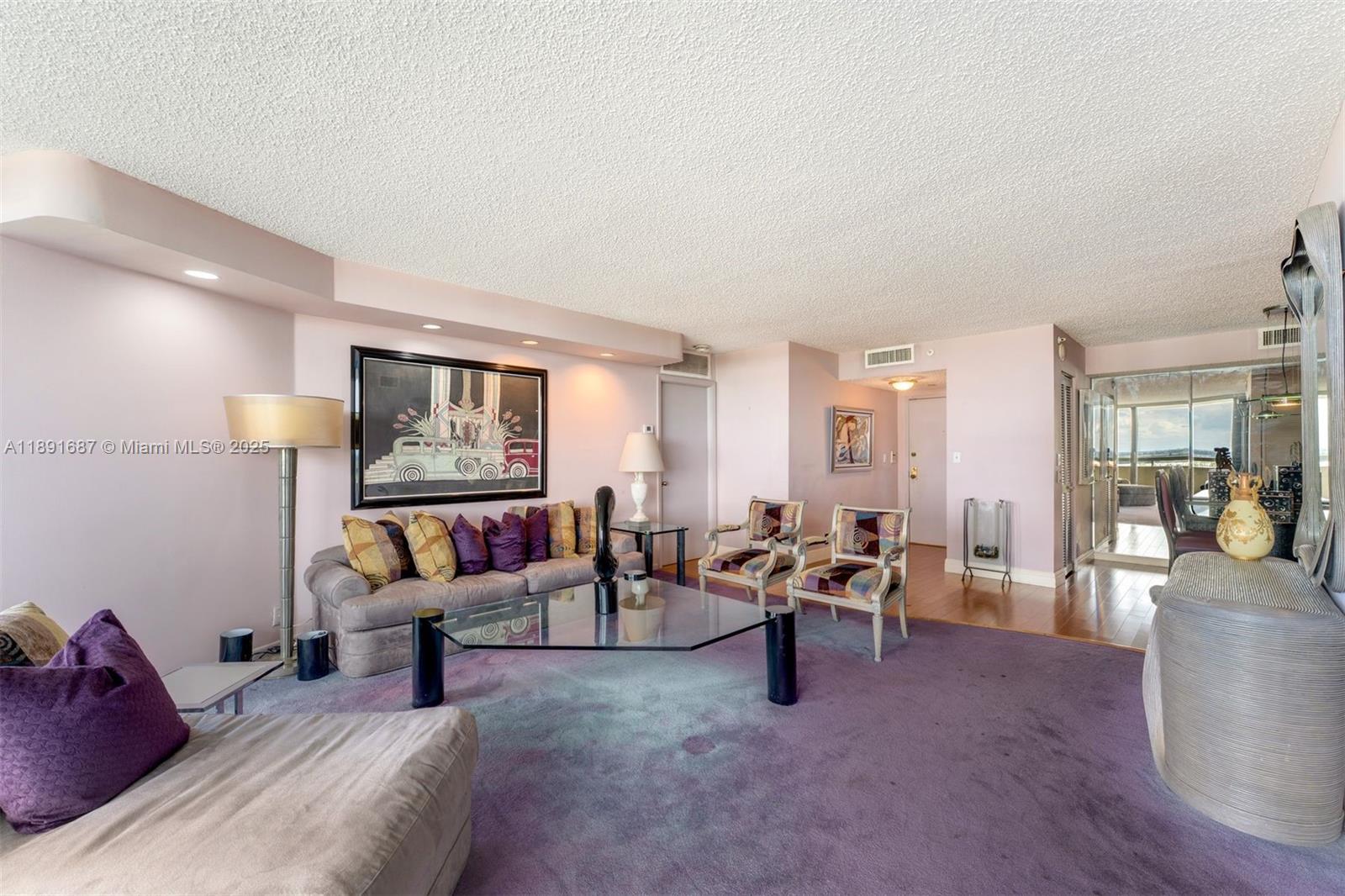 TOWERS OF QUAYSIDE CONDO - Residential