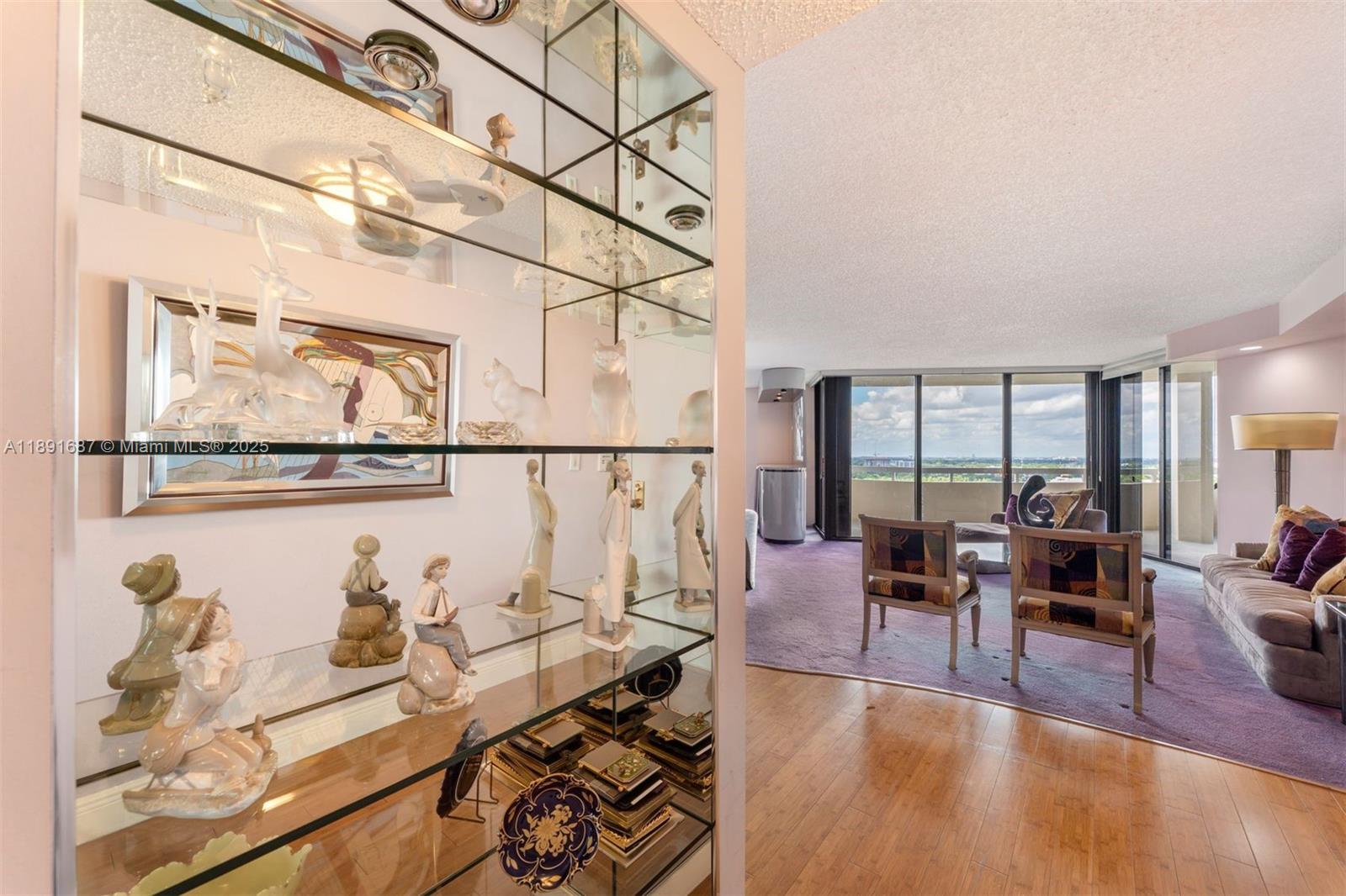 TOWERS OF QUAYSIDE CONDO - Residential