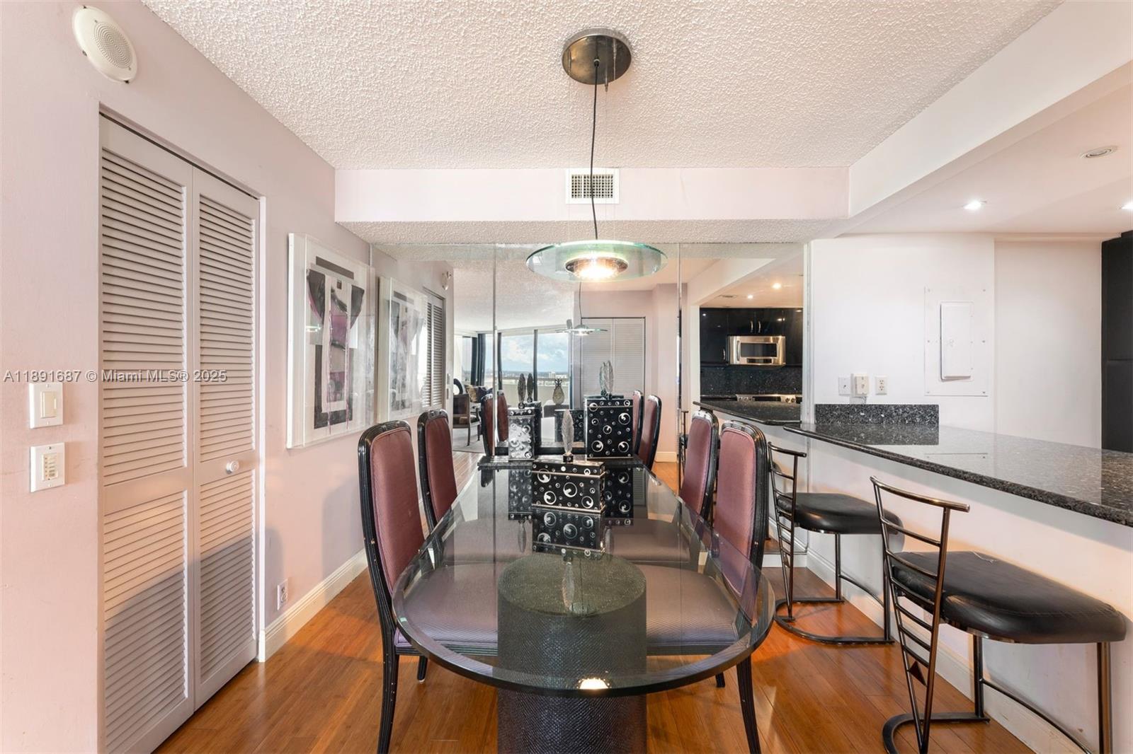 TOWERS OF QUAYSIDE CONDO - Residential