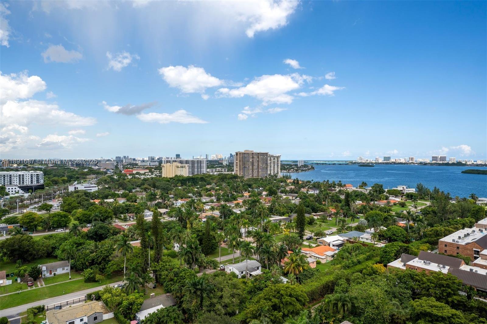 TOWERS OF QUAYSIDE CONDO - Residential