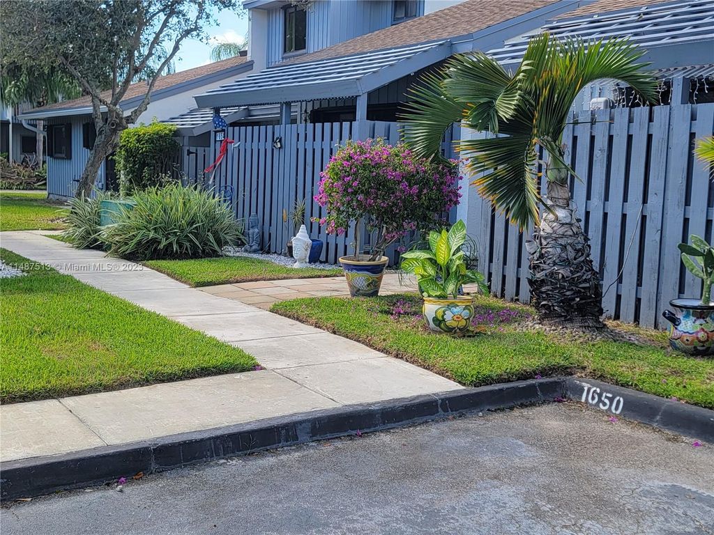 Photo of 1650 N 14th Ter #1650, Hollywood, FL 33020 (MLS # A11487513)