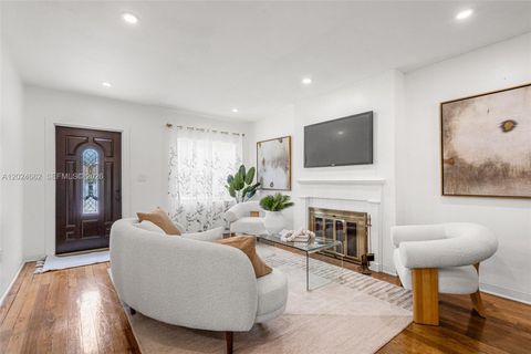 Tiny photo for 181 NW 110th St, Miami Shores, FL 33168 (MLS # A12024662)