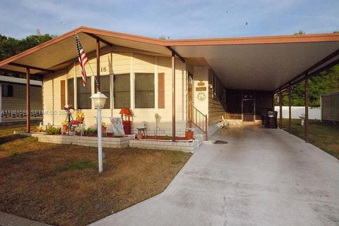 Photo of 215 Laurelcrest Cir Valrico, Brandon, FL 33594 (MLS # A11981516)