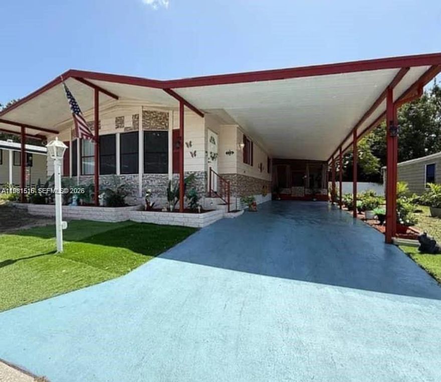 Charming 2-bedroom, 2-bath home located in Valrico featuring 1,534 sq ft of living space. This property offers a spacious layout, bright living areas, and a functional kitchen with ample cabinet space. Conveniently located near shopping, dining, and major roadways, making it perfect for comfortable Florida living.