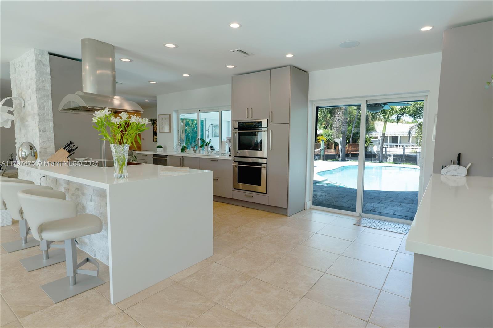 LAKE ESTATES - Residential