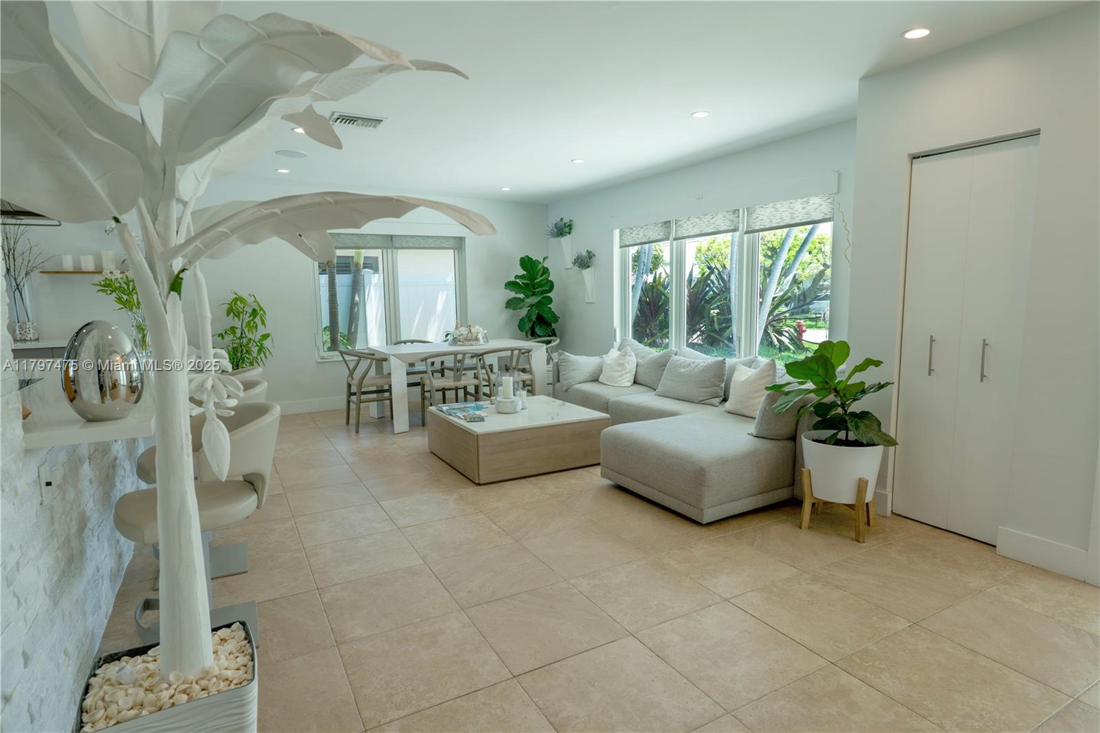 LAKE ESTATES - Residential