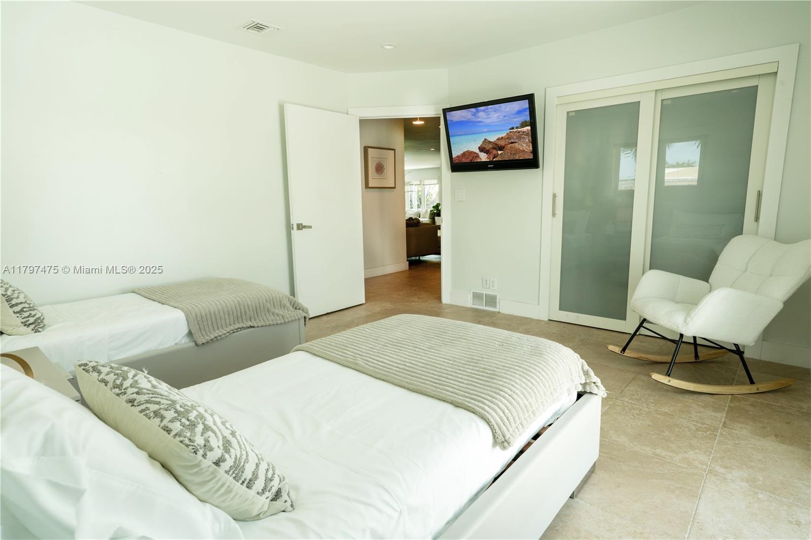 LAKE ESTATES - Residential