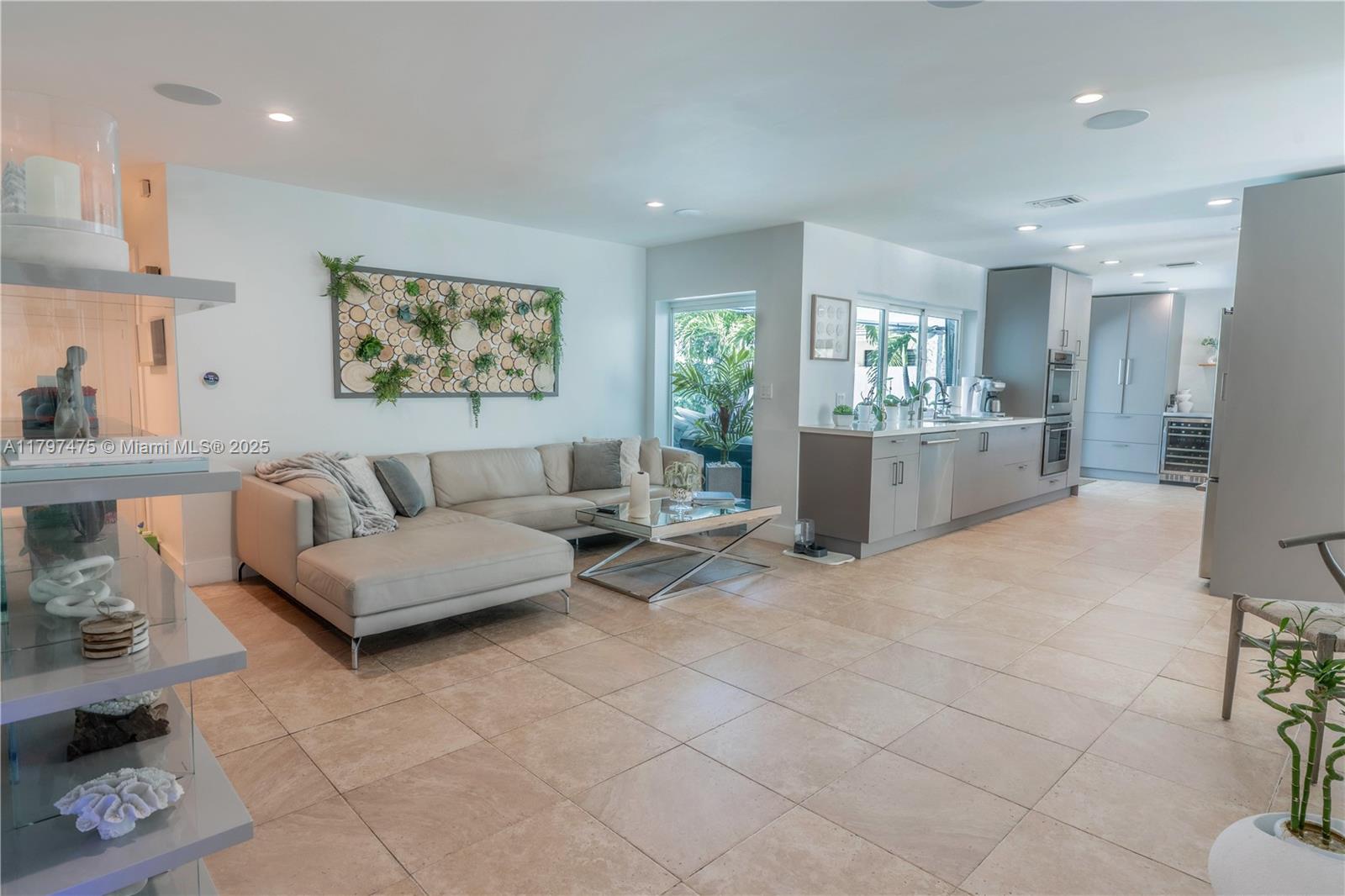 LAKE ESTATES - Residential