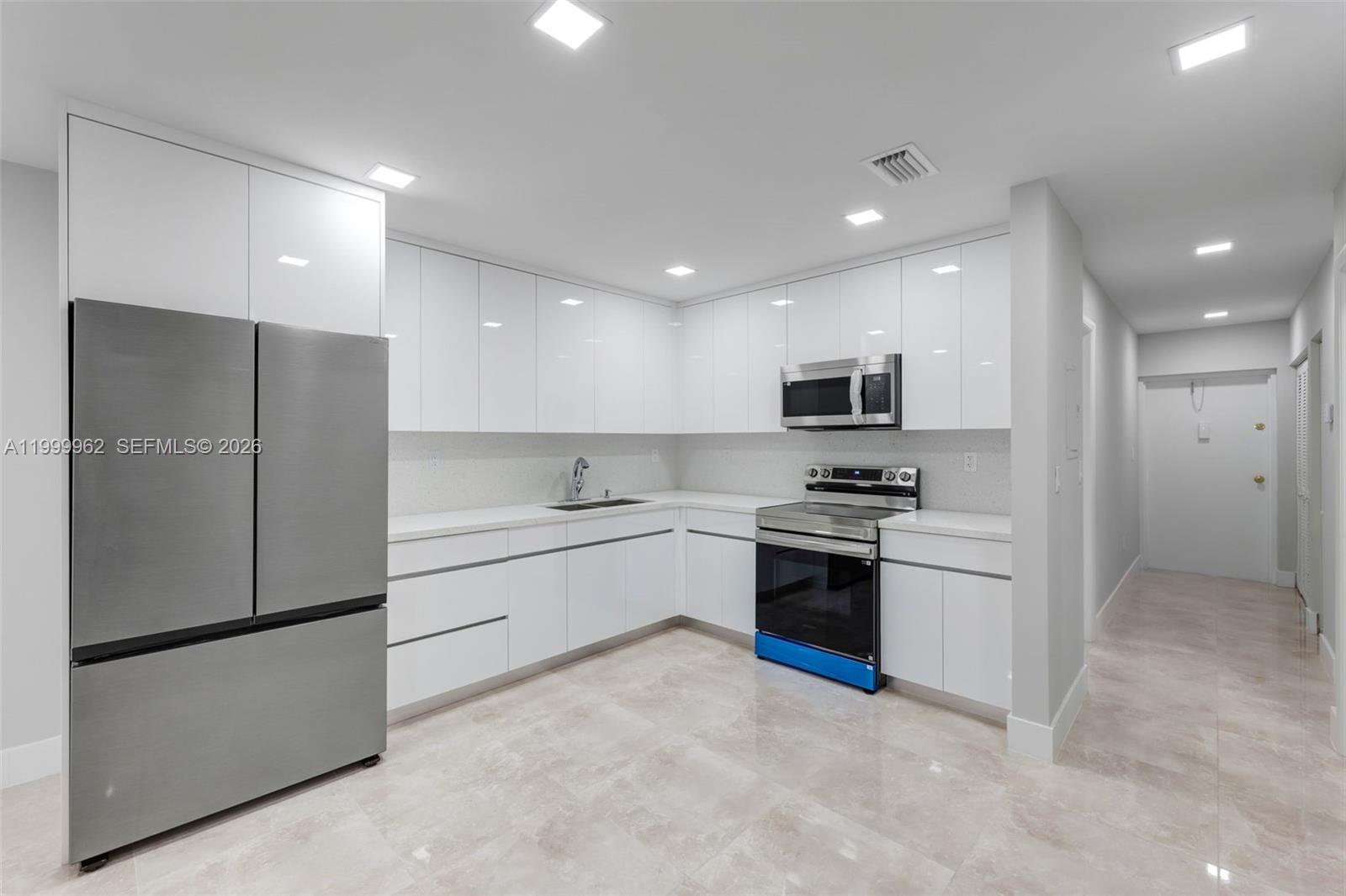 VIEW WEST CONDO PH I - Residential