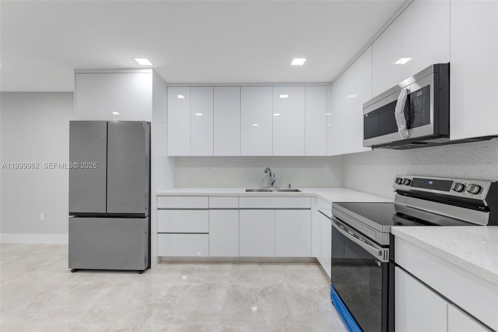 VIEW WEST CONDO PH I - Residential