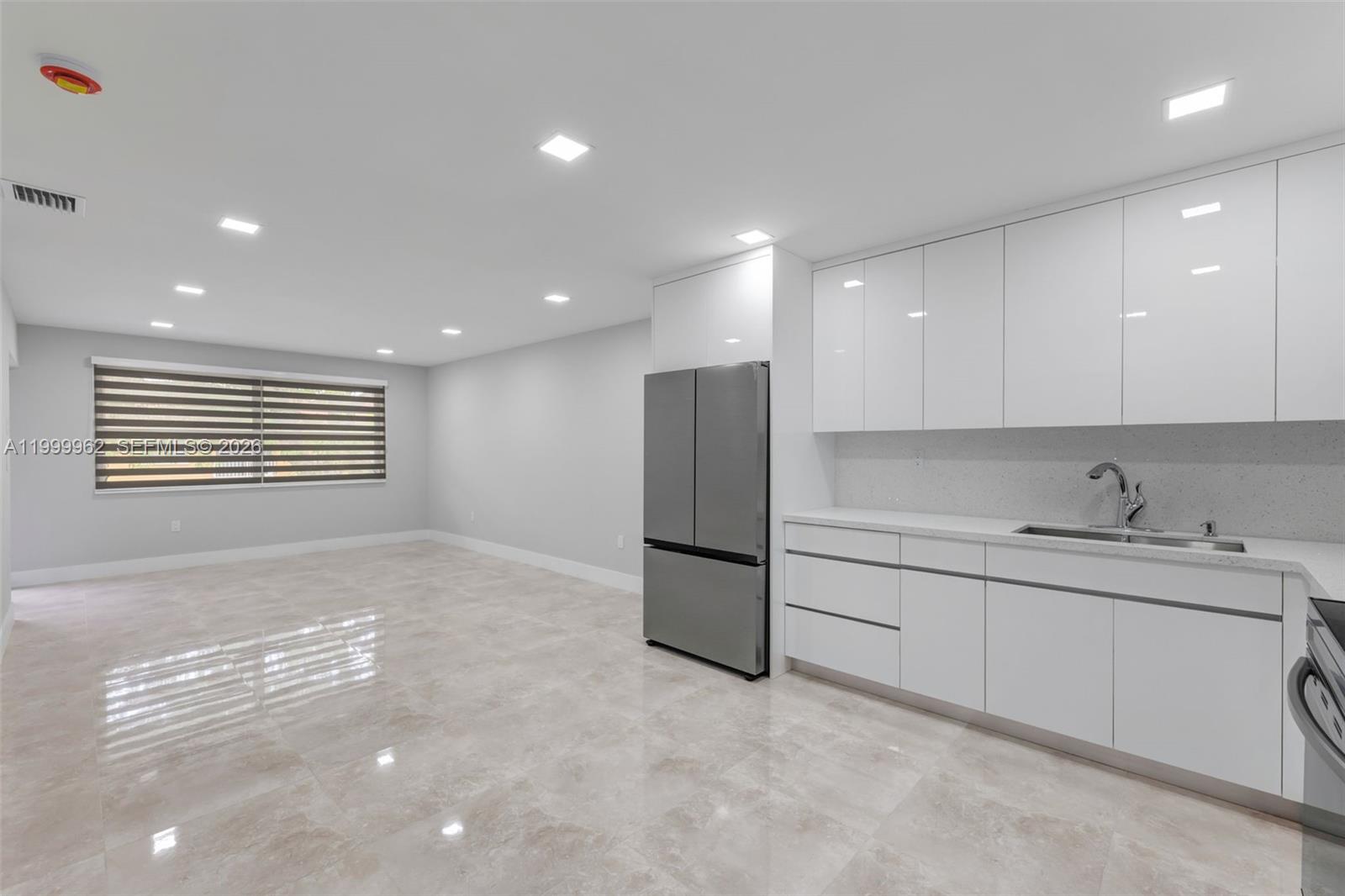 VIEW WEST CONDO PH I - Residential