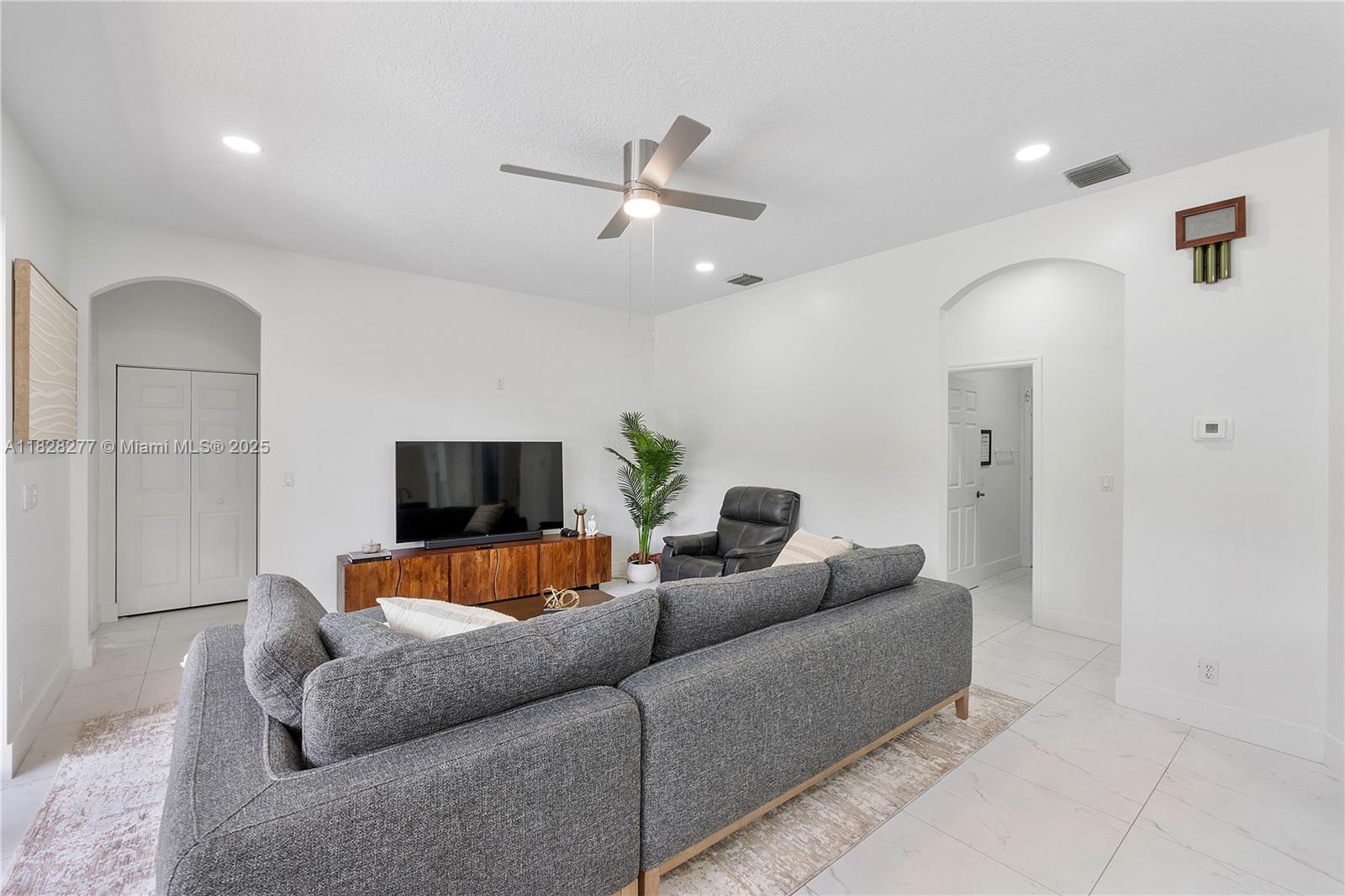 KENSINGTON GLEN - Residential