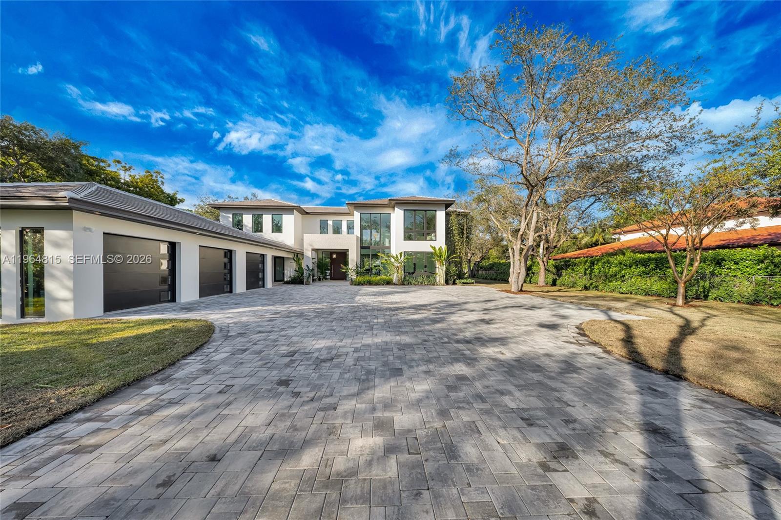 JUNELAND - Residential