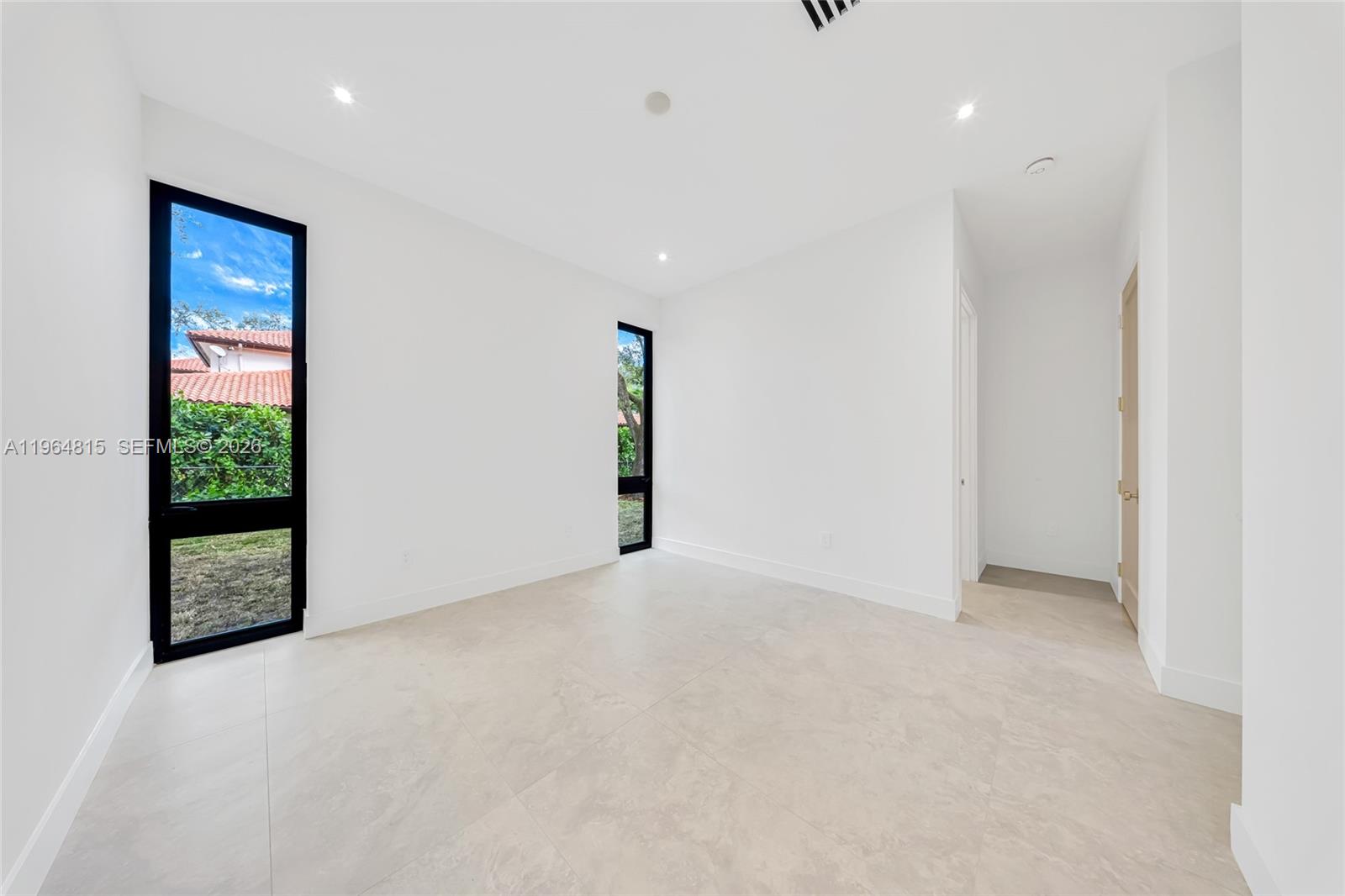 JUNELAND - Residential