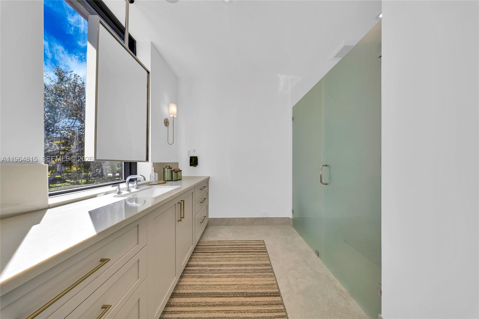 JUNELAND - Residential