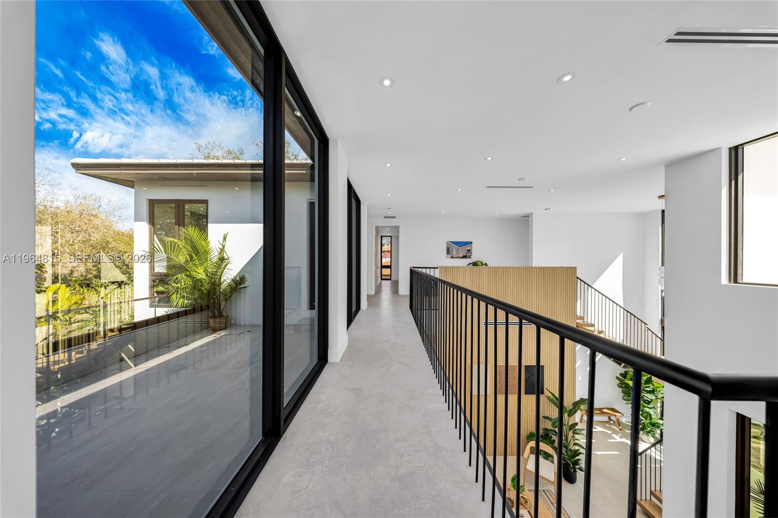 JUNELAND - Residential