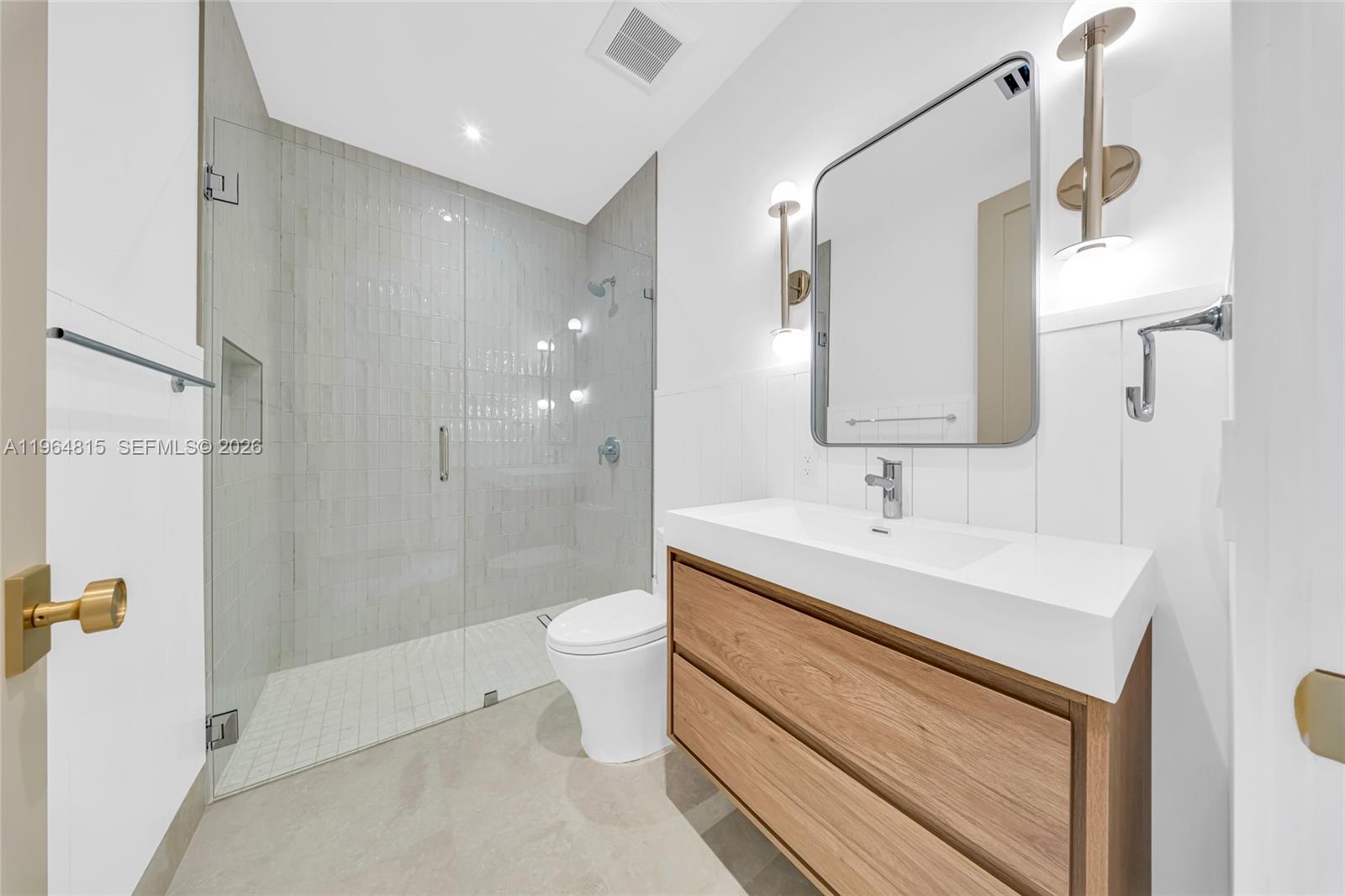 JUNELAND - Residential