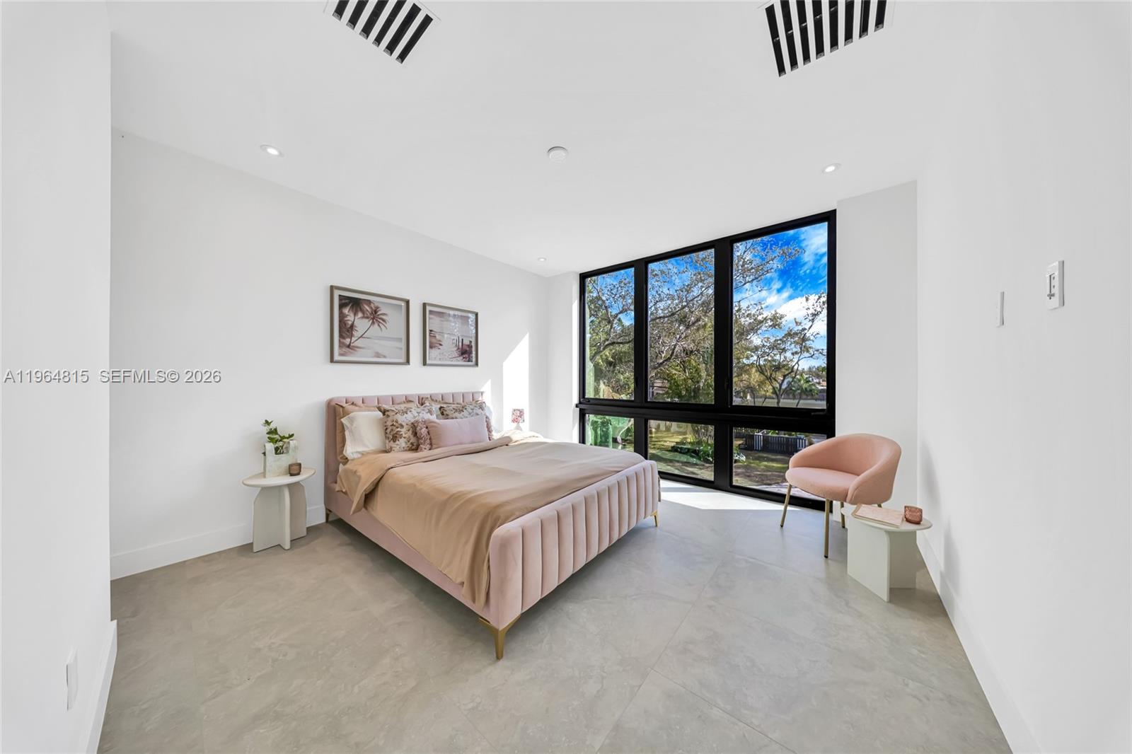 JUNELAND - Residential