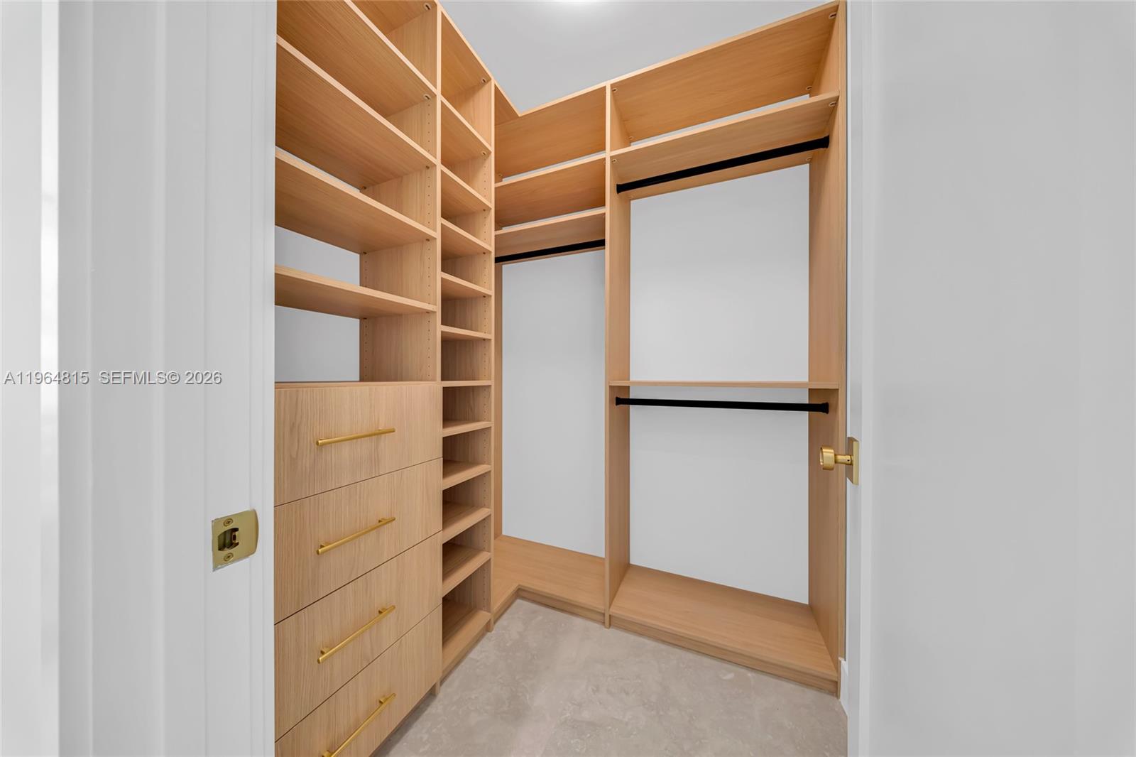 JUNELAND - Residential