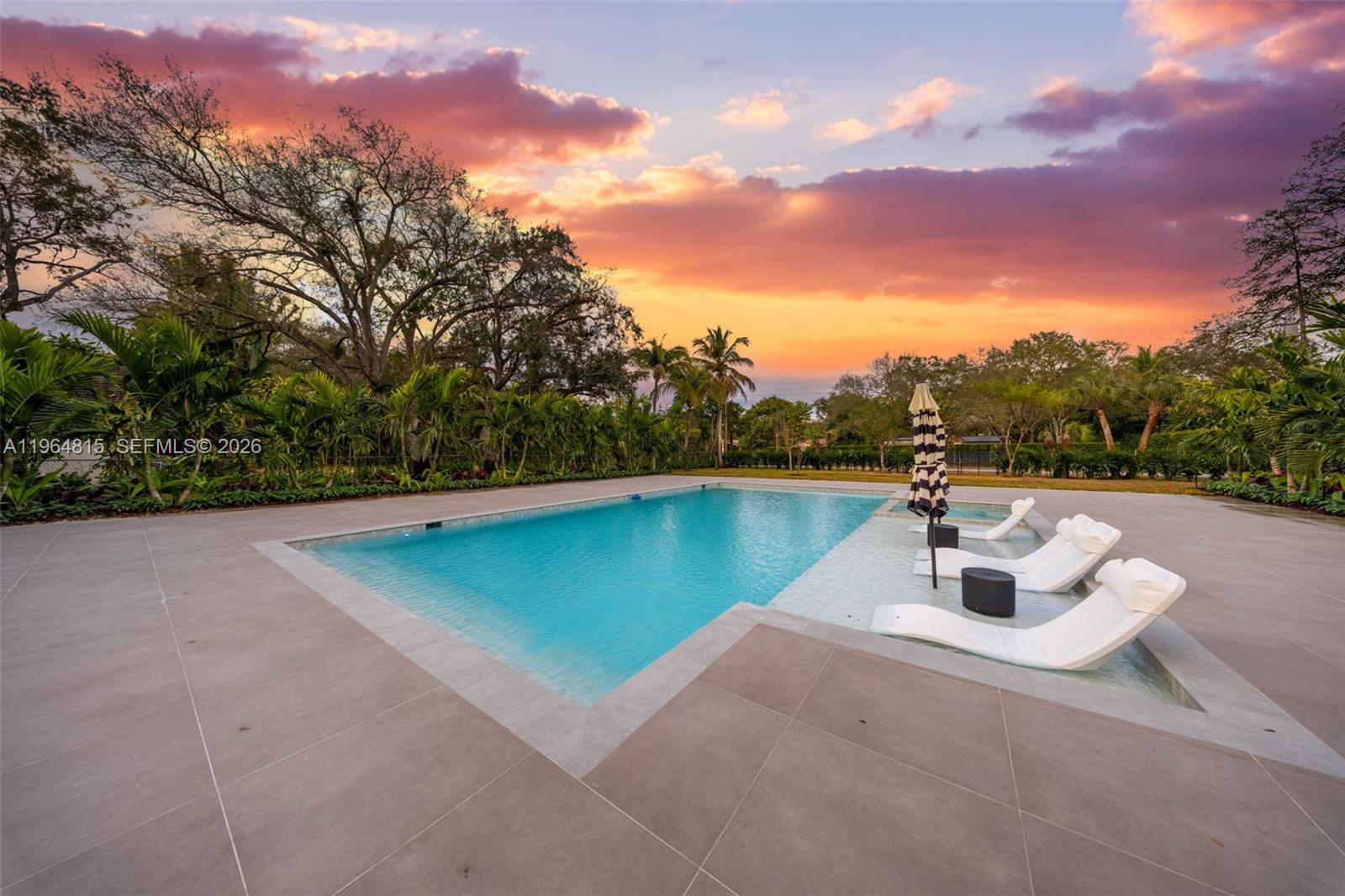 JUNELAND - Residential