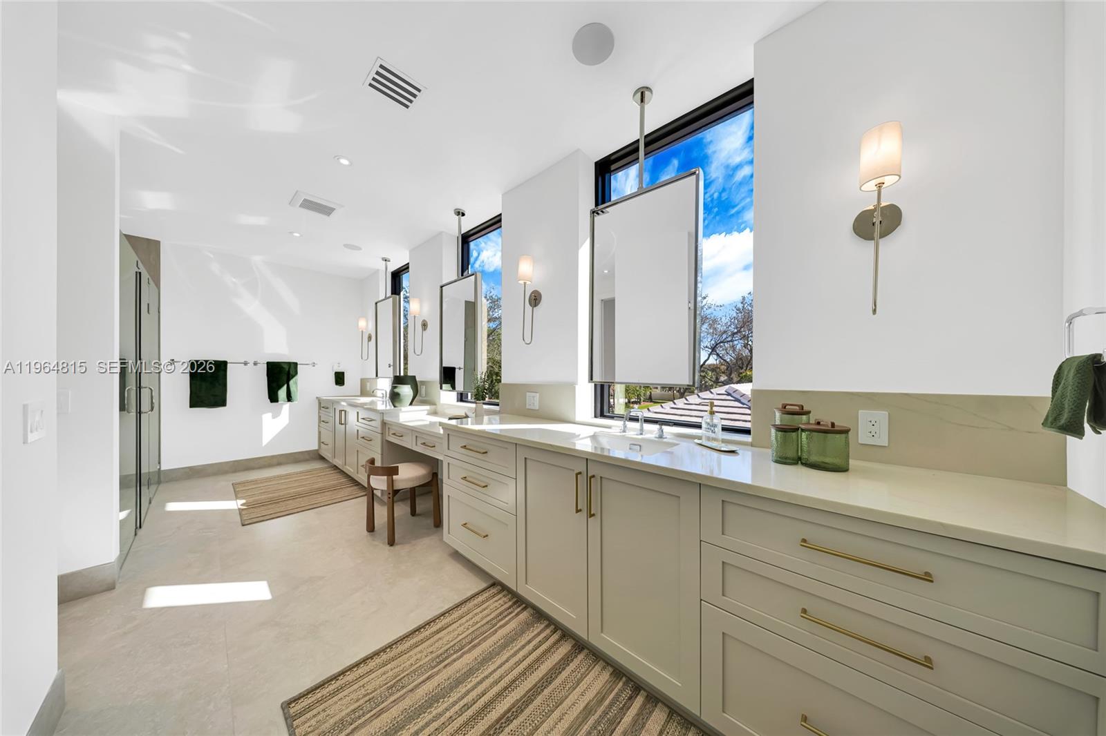 JUNELAND - Residential