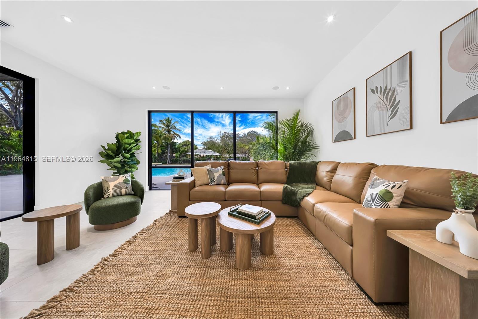 JUNELAND - Residential