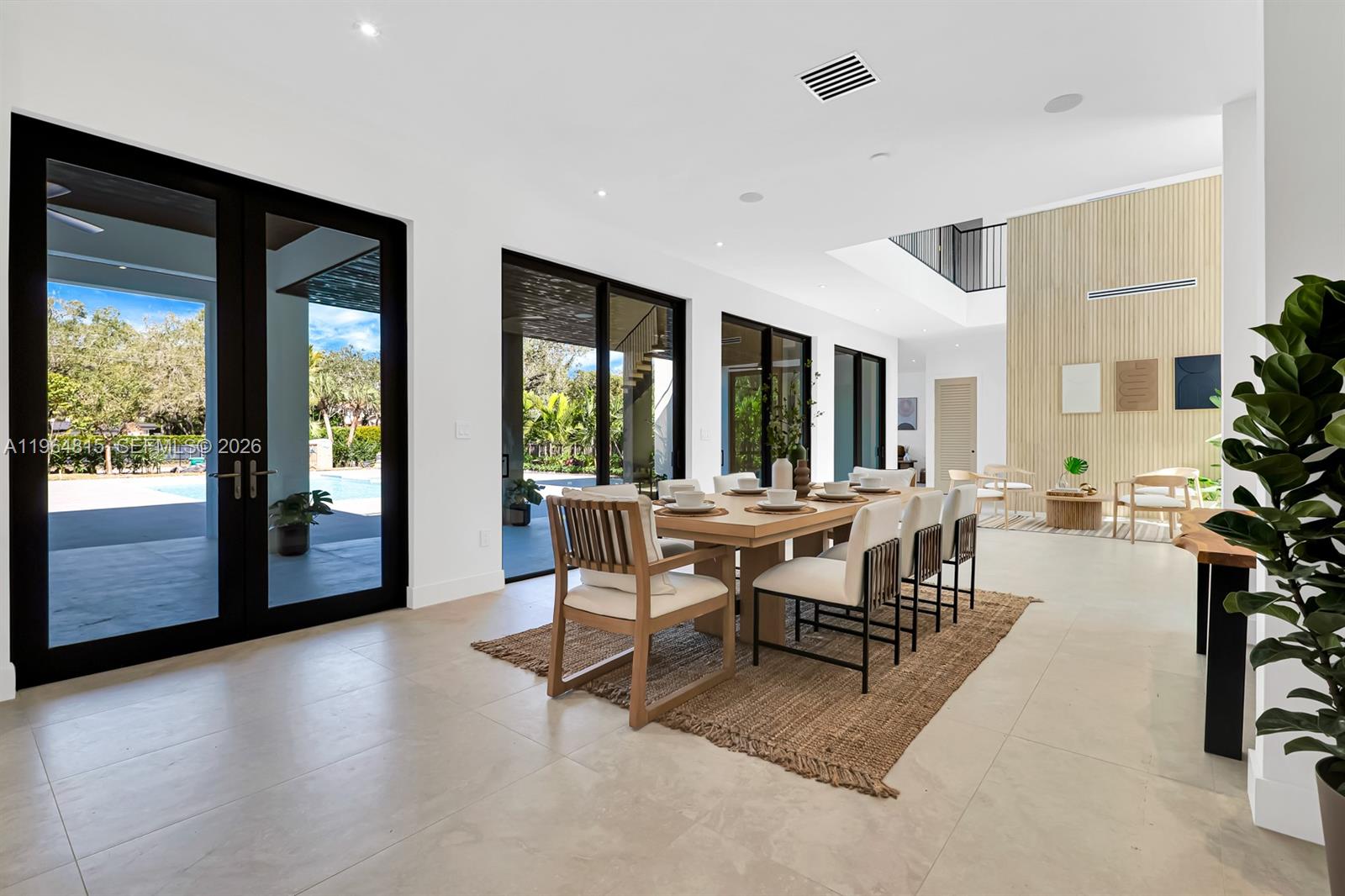 JUNELAND - Residential