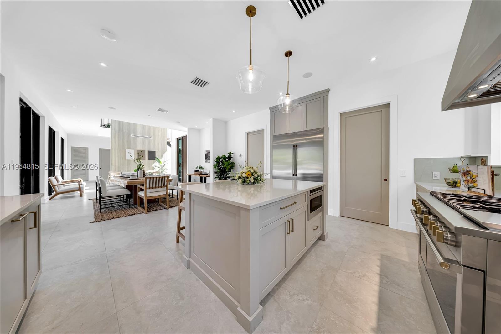 JUNELAND - Residential